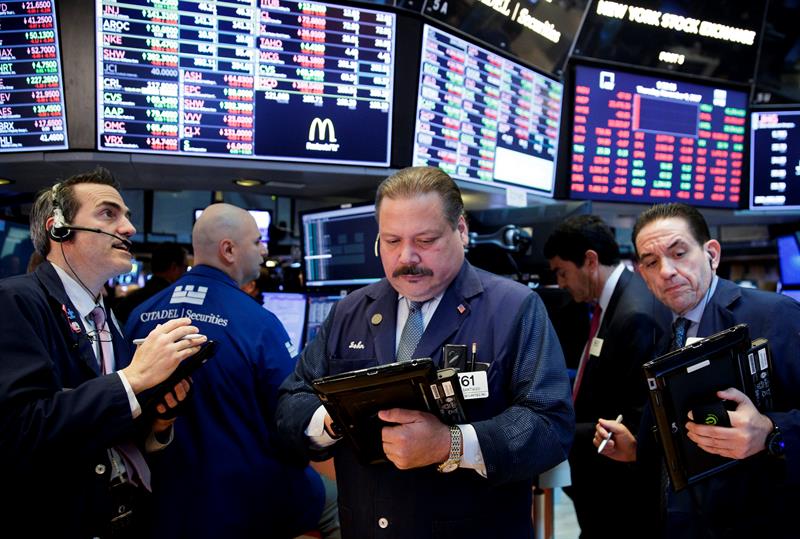  Wall Street dibuka lebih rendah dan Dow Jones menghasilkan 0.29%