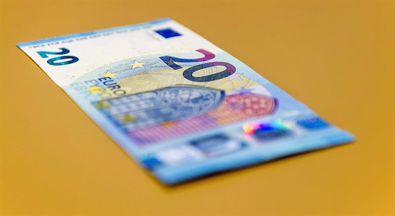 Euro naik kepada $ 1.1828