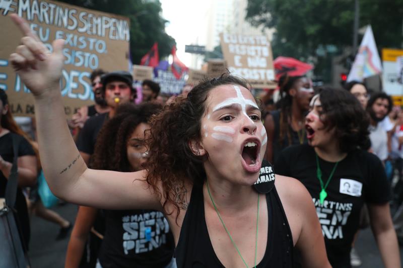  Kesatuan sekerja membantah seluruh Brazil terhadap pembaharuan buruh