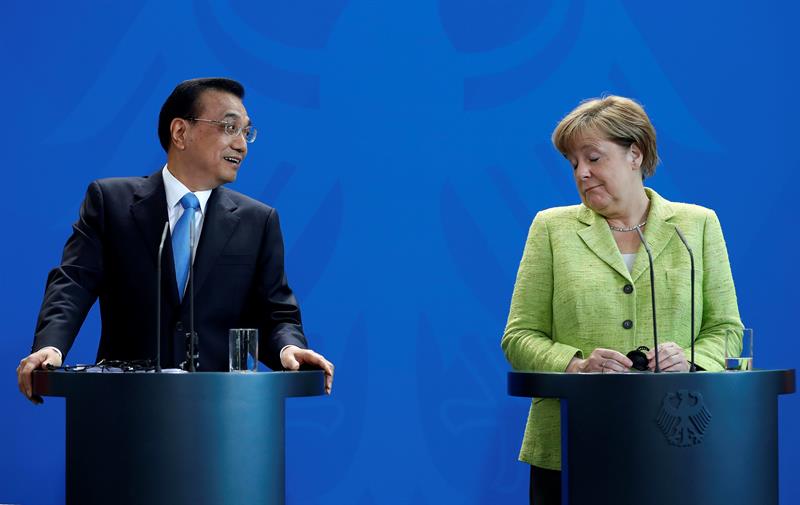  Perdana Menteri China meminta lebih banyak pelaburan Jerman dalam perbualan dengan Merkel