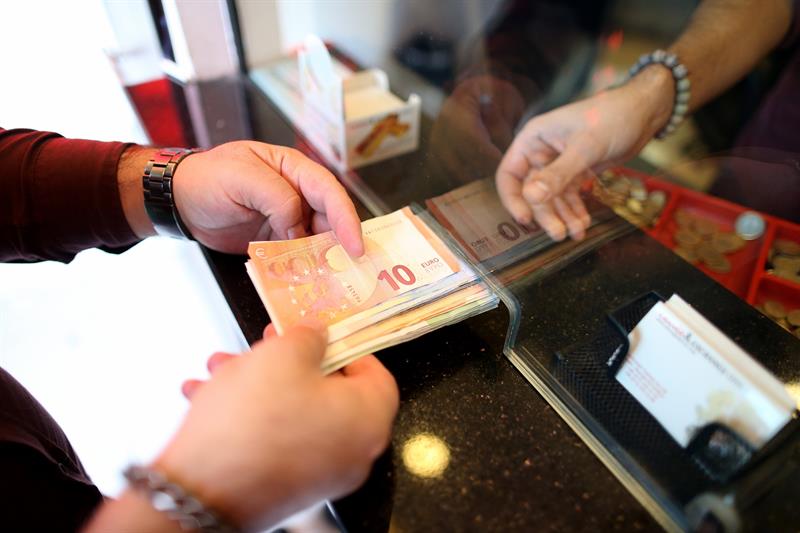  Lira Turki jatuh ke paras terendah bersejarah terhadap euro dan dolar