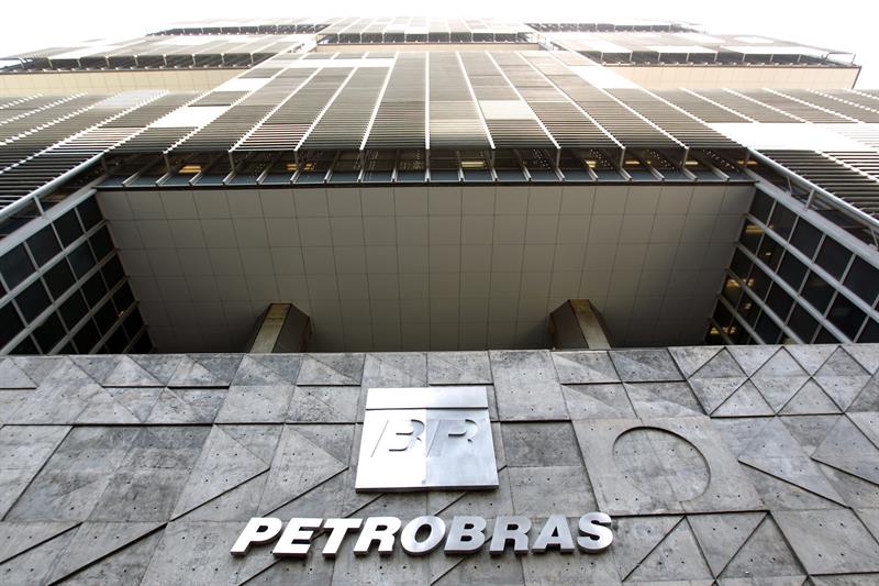  Menahan bekas pengurus anak syarikat Petrobas Brazil yang dituduh rasuah