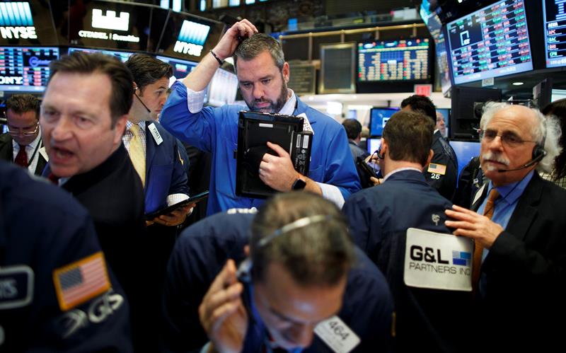  Wall Street dibuka lebih tinggi dan Dow Jones memajukan 0.21%